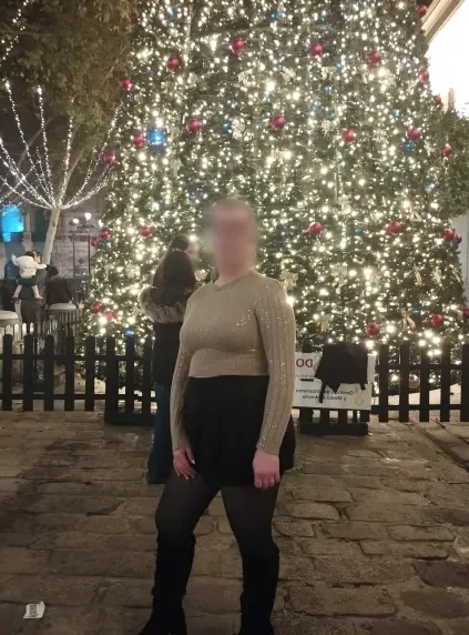 Emina, 23