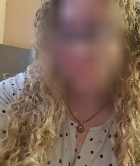Emina, 26