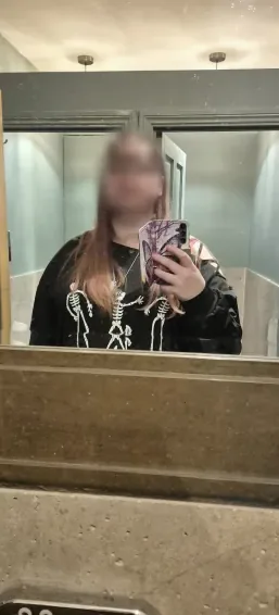 Helena, 21