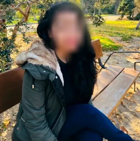 Julia, 27