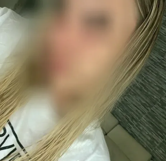 Katrin, 20