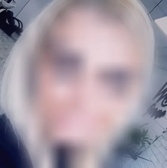 Laura, 37