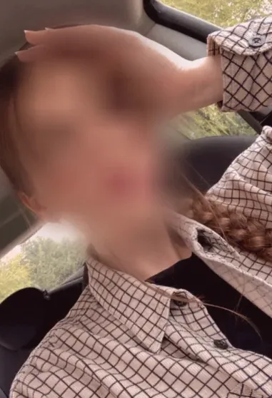Nicole, 28