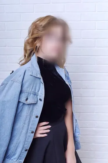 Sarah, 26