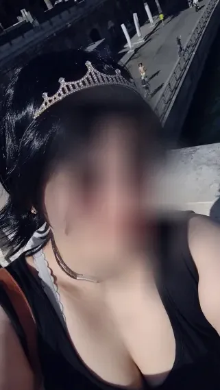 Sarah, 40