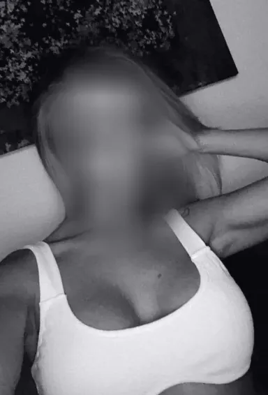 Stefanie, 28